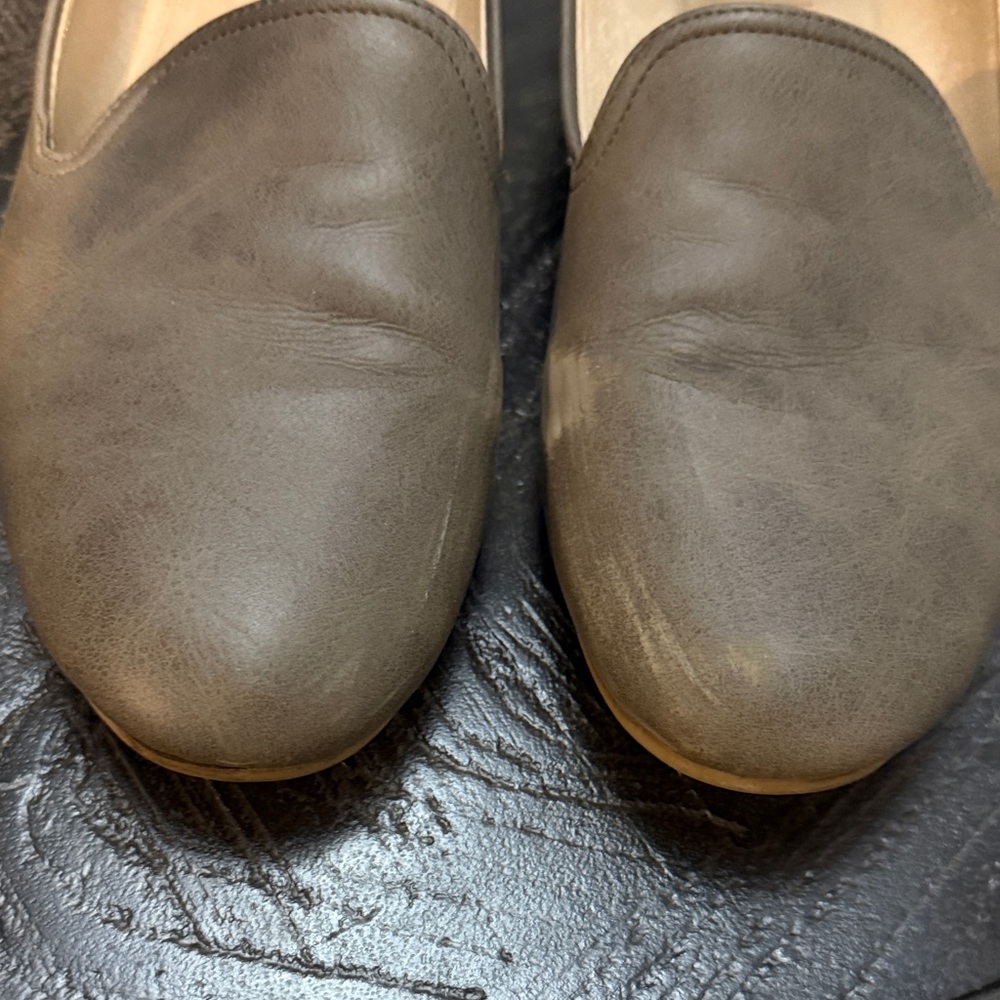 SOUL Naturalizer Women's Taupe Slip-On Flats - Picture 3 of 6